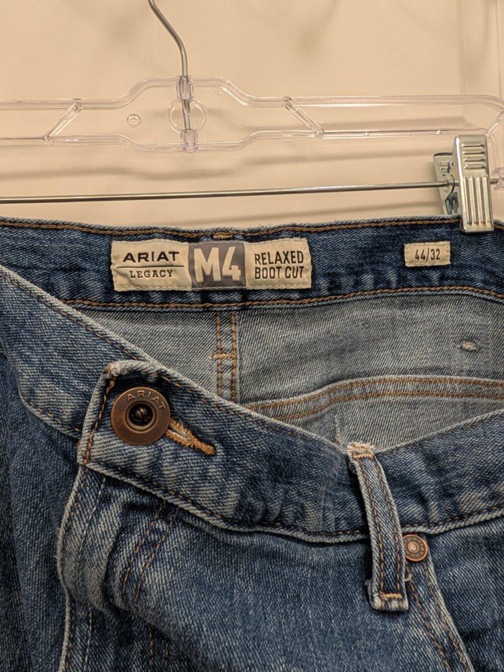 Ariat Mens 44x32 Legacy M4 Relaxed Bootcut Denim Jeans Medium Wash - Picture 4 of 8